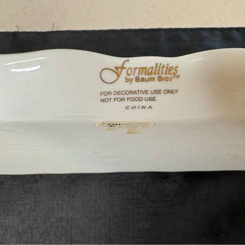 Decorative Ceramic Serving Platter Featuring Music Theme “Grand Concert” - Picture 6 of 9